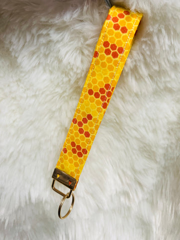 Honeycomb wristlet